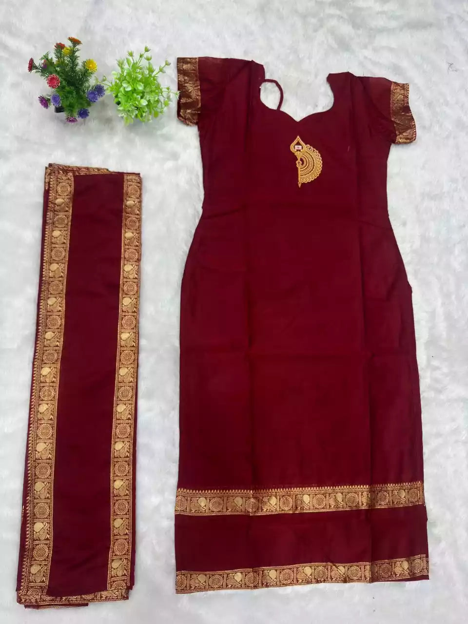 Chettinad Cotton Vel Symbol Embroidered Kurti with Dupatta
