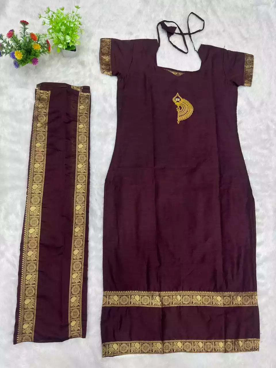 Chettinad Cotton Vel Symbol Embroidered Kurti with Dupatta